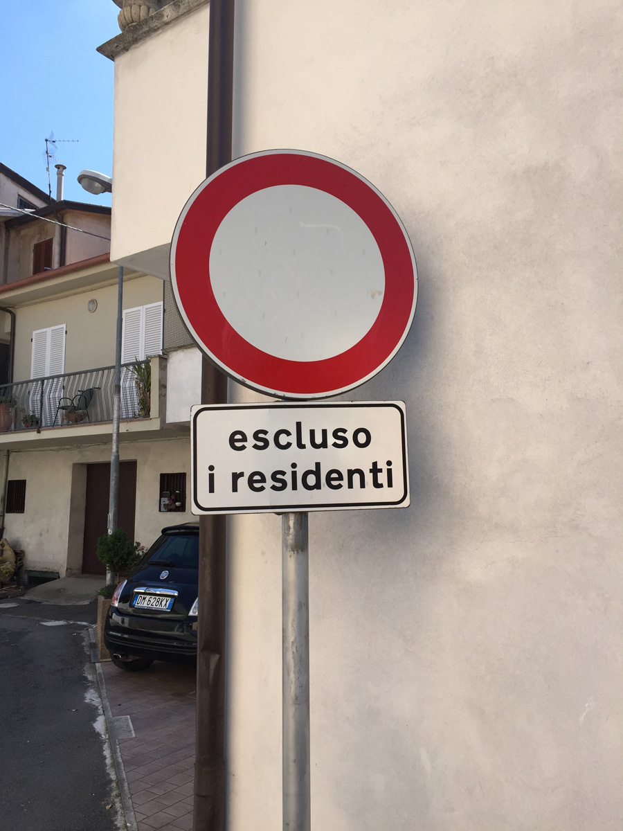 No enter except resident